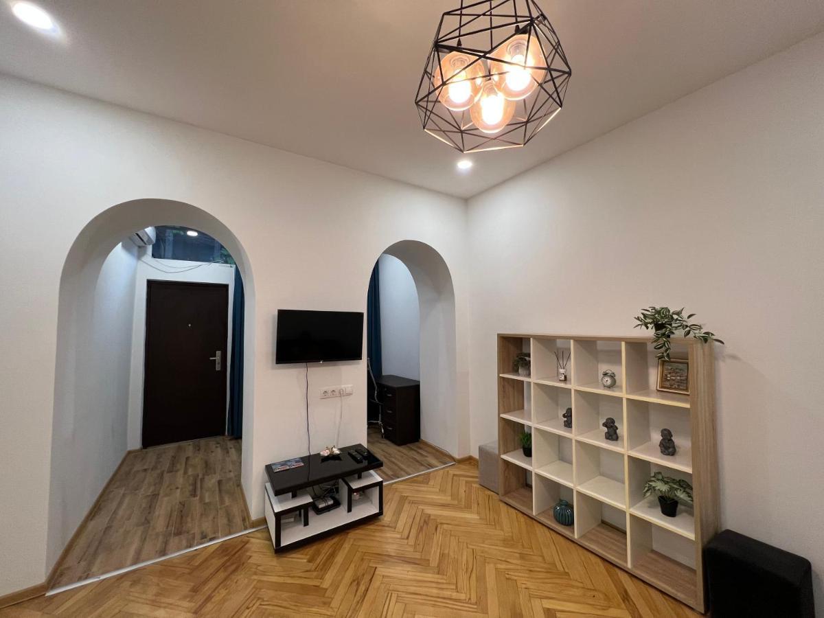Cosy Apartment In Tbilisi Centre エクステリア 写真