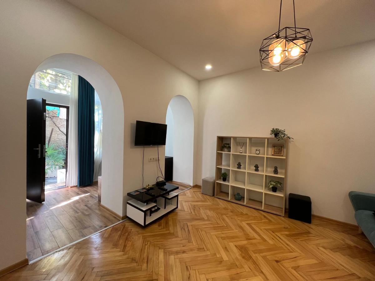 Cosy Apartment In Tbilisi Centre エクステリア 写真